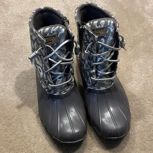 Sperry Women's Camouflage Silver and Gray Boots